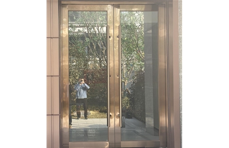 Stainless steel fire-proof glass doors